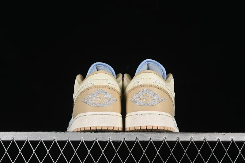 All categories Air Jordan Jordan series basketball shoes Air Jordan 1 Low G version pure original Air Jordan 1 Low OG AJ1 Joe 1 meter white brown low-top cultural basketball shoes HQ4186-111